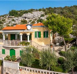 3 Bedroom Villa in Uvala Ljubljeva near Trogir, sleeps 6-7